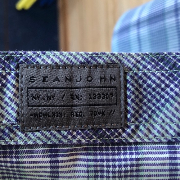 Men’s L Sean John  short sleeve shirt. Blue check - Picture 5 of 6